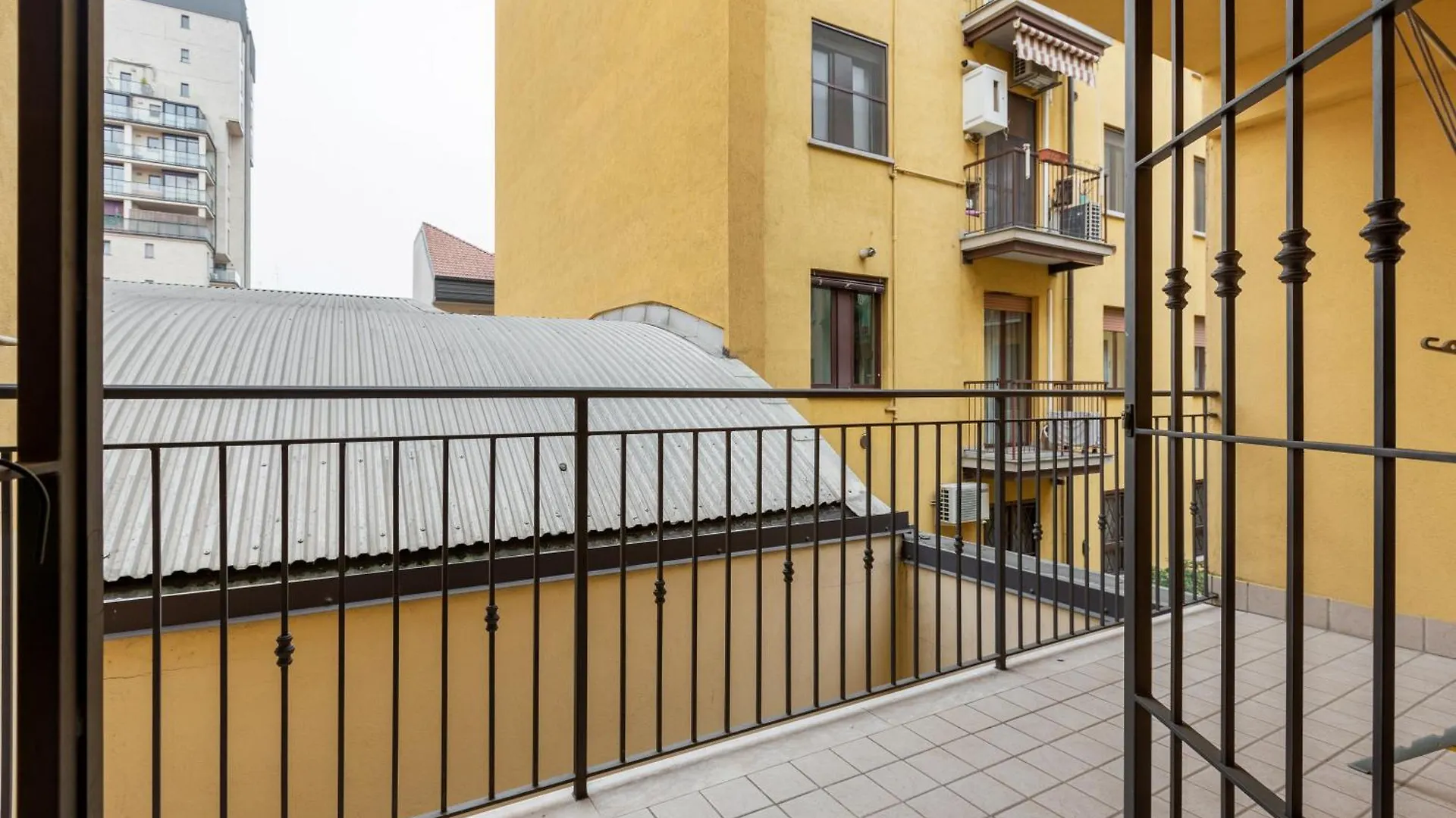 Corsica Huge Terrace Flats Appartement Milaan